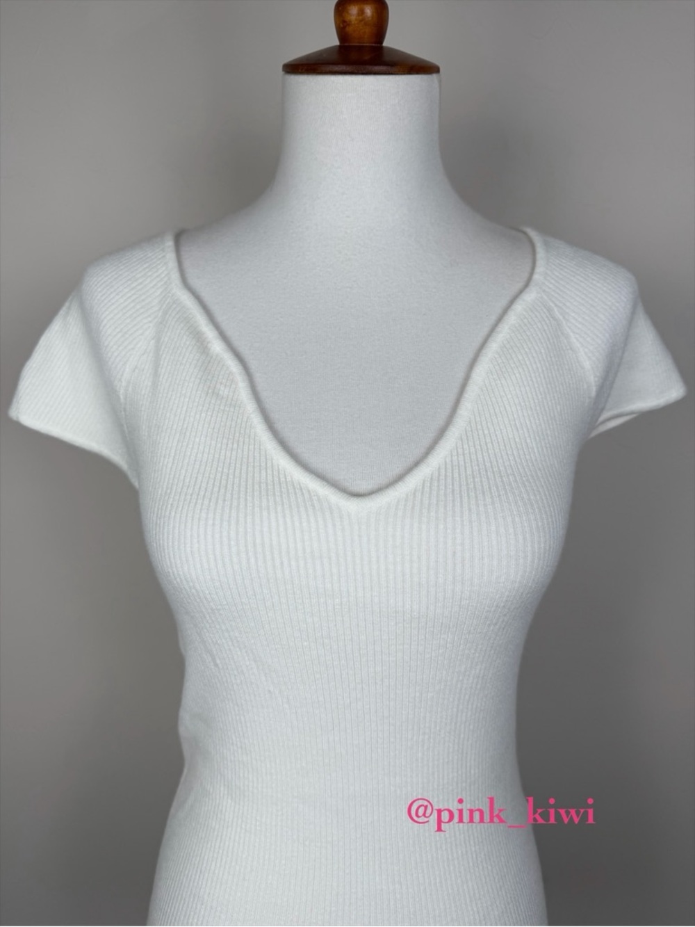 7 For All Mankind Sweetheart Ribbed Top - Picture 3 of 12